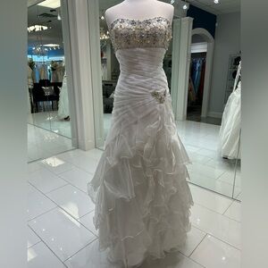 Elegant Strapless White Dress
